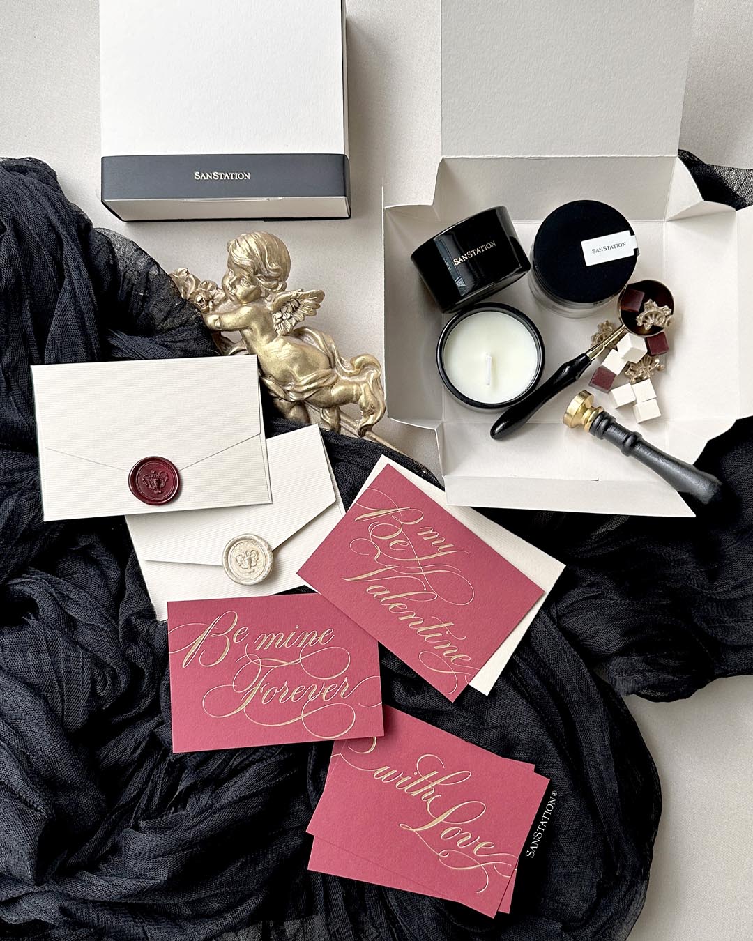 THE LOVER'S KIT