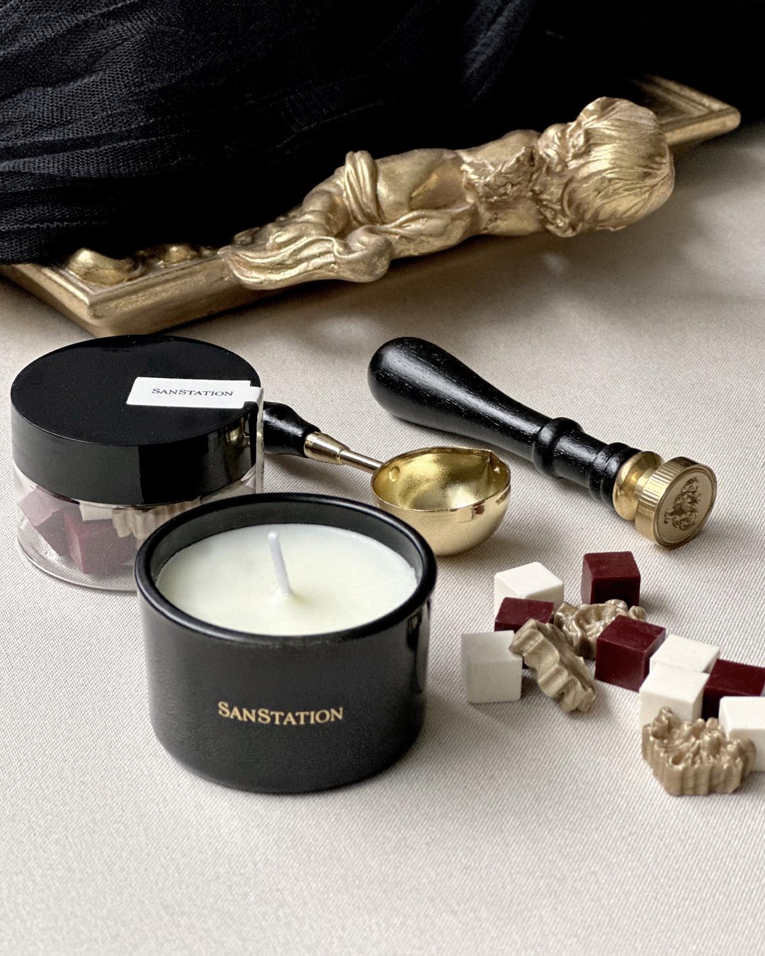 THE LOVER'S KIT