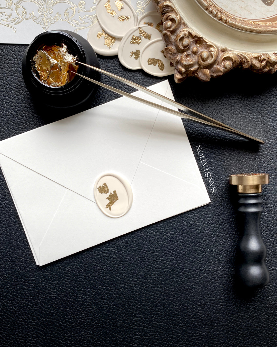 GOLD FLAKES WAX SEALS
