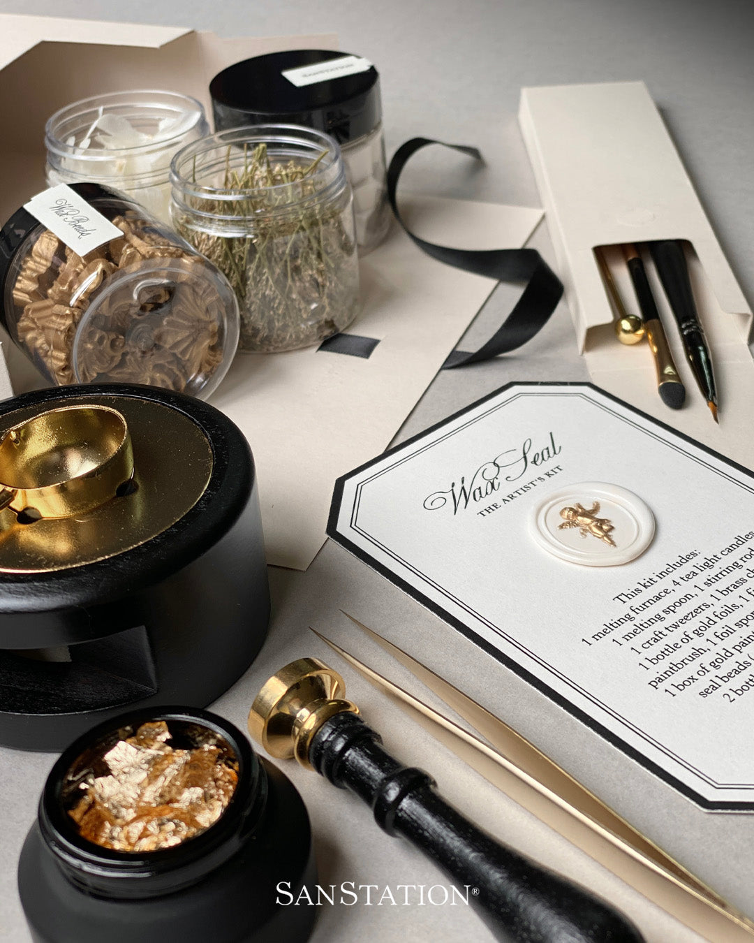 THE ARTIST'S KIT